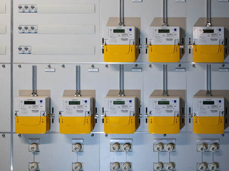 Stromzähler auf einem Elektrotableau für die Verrechnung eines Zusammenschluss zum Eigenverbrauch (ZEV).